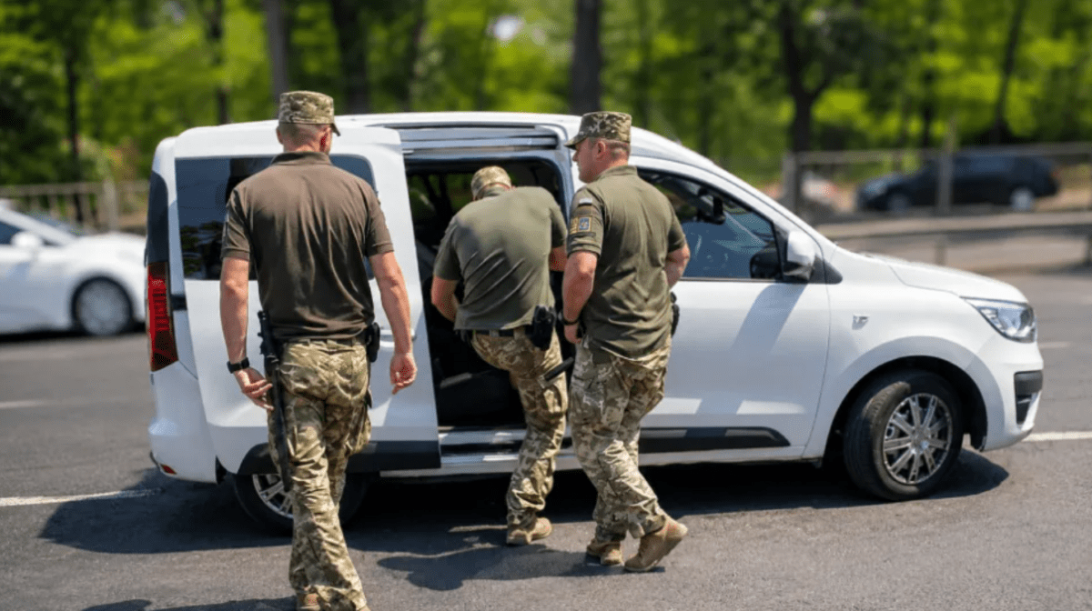 Лубінець пояснив, що працівники ТЦК не мають права робити під час мобілізації