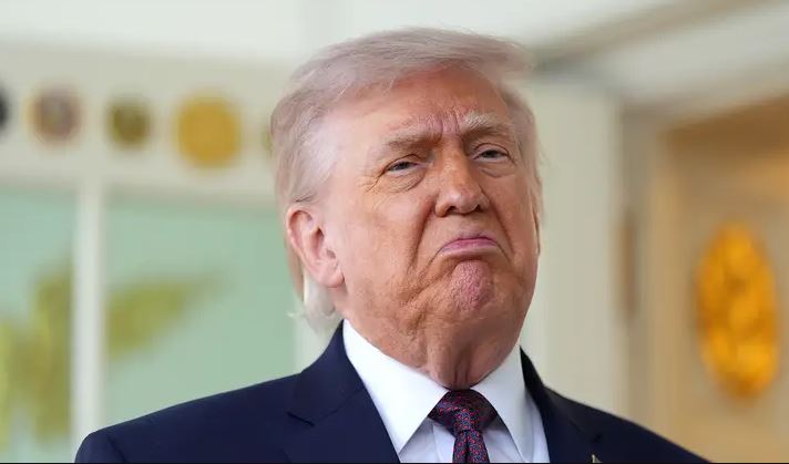 Трамп призупинив дію закону про санкції проти Росії та Ірану