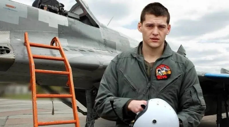 Загиблий пілот Марат Мамбетов посмертно став Героєм України